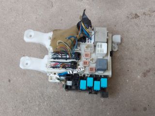 bontott TOYOTA RAV 4 Biztosítéktábla Utastér