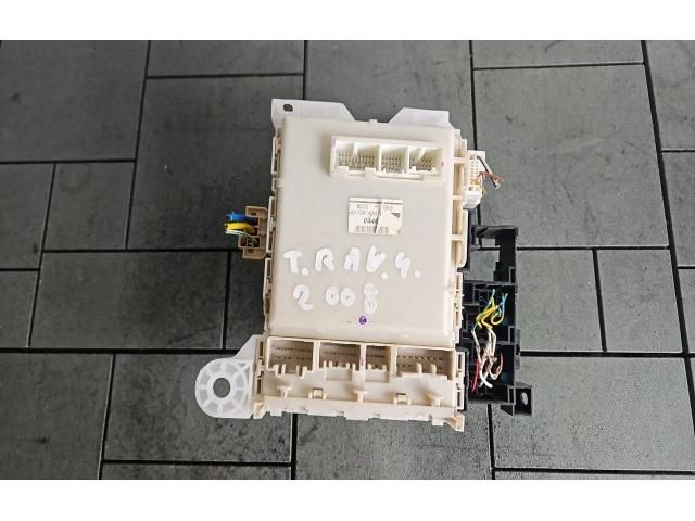 bontott TOYOTA RAV 4 Biztosítéktábla Utastér