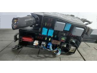 bontott TOYOTA RAV 4 Biztosítéktábla Utastér