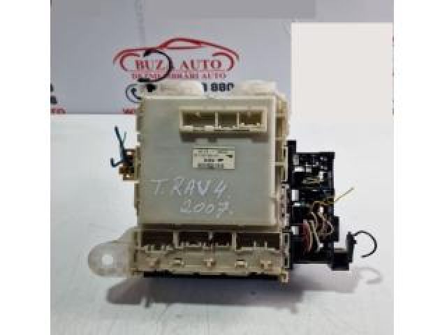 bontott TOYOTA RAV 4 Biztosítéktábla Utastér