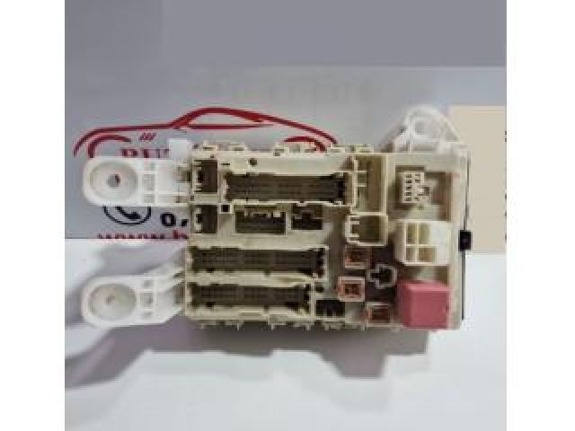 bontott TOYOTA RAV 4 Biztosítéktábla Utastér