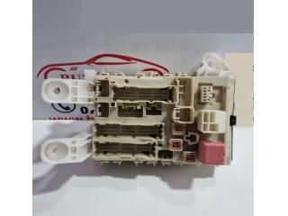 bontott TOYOTA RAV 4 Biztosítéktábla Utastér