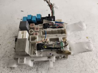 bontott TOYOTA RAV 4 Biztosítéktábla Utastér