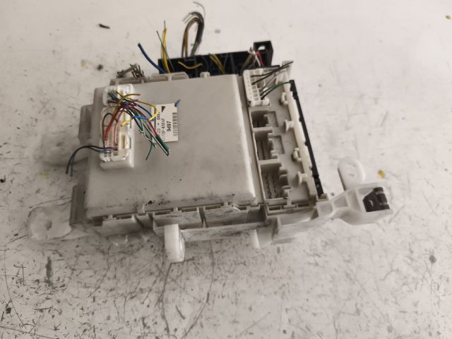 bontott TOYOTA RAV 4 Biztosítéktábla Utastér