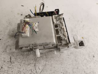 bontott TOYOTA RAV 4 Biztosítéktábla Utastér