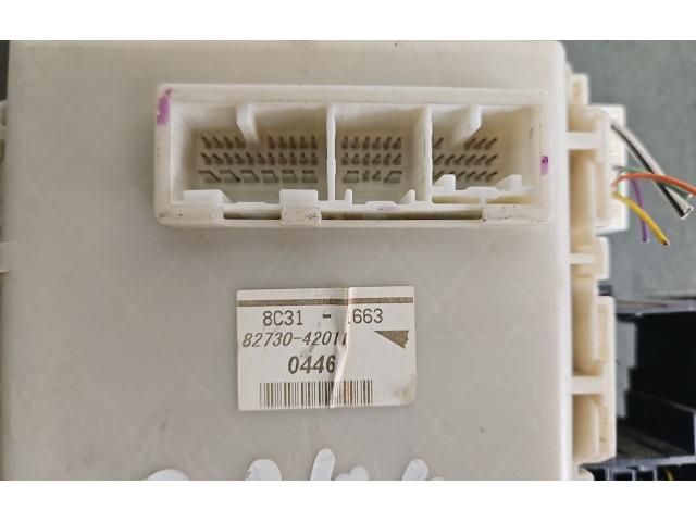 bontott TOYOTA RAV 4 Biztosítéktábla Utastér