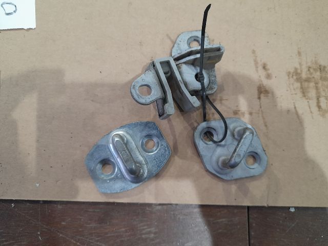 bontott TOYOTA RAV 4 Csomagtérajtó Ajtóbehúzó