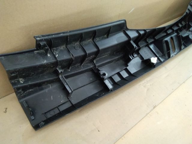 bontott TOYOTA RAV 4 Csomagtérajtó Burkolat Alsó