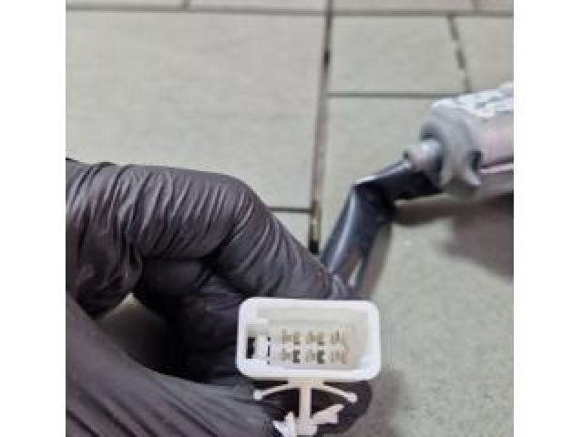 bontott TOYOTA RAV 4 Csomagtérajtó Zárszerkezet