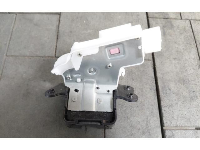 bontott TOYOTA RAV 4 Csomagtérajtó Zárszerkezet