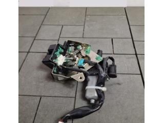 bontott TOYOTA RAV 4 Csomagtérajtó Zárszerkezet