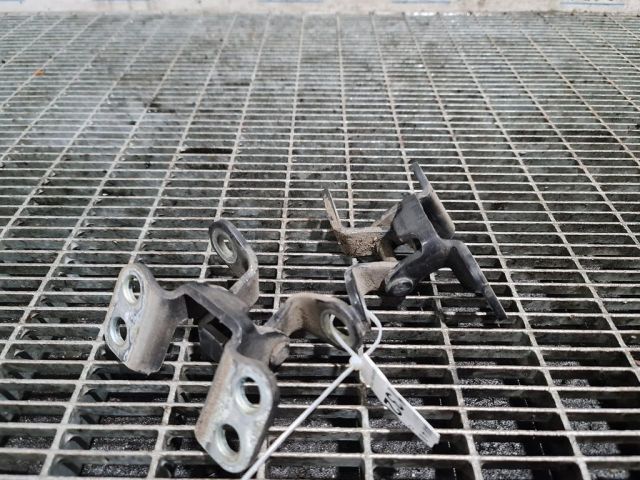 bontott TOYOTA RAV 4 Csomagtérajtó Zsanér