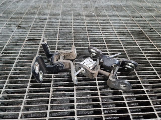 bontott TOYOTA RAV 4 Csomagtérajtó Zsanér