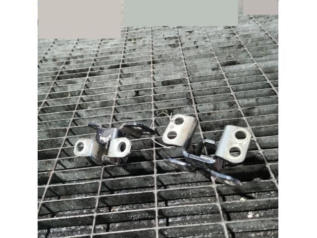 bontott TOYOTA RAV 4 Csomagtérajtó Zsanér