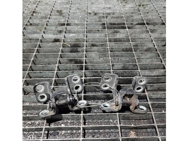 bontott TOYOTA RAV 4 Csomagtérajtó Zsanér