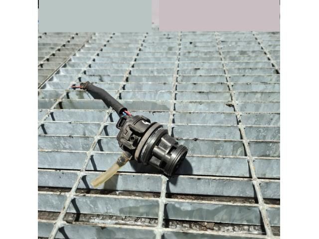 bontott TOYOTA RAV 4 Első Ablakmosó Szivattyú