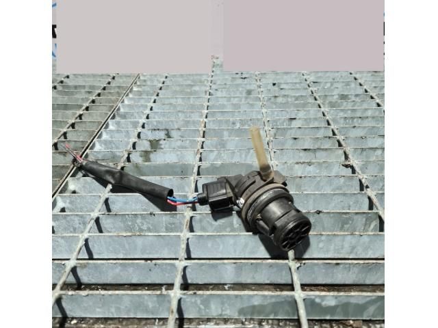 bontott TOYOTA RAV 4 Első Ablakmosó Szivattyú