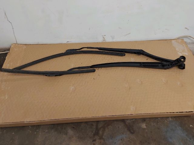 bontott TOYOTA RAV 4 Első Ablaktörlő Kar