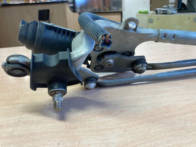 bontott TOYOTA RAV 4 Első Ablaktörlő Szerkezet Motorral