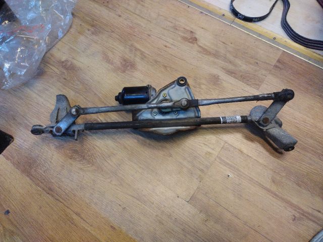 bontott TOYOTA RAV 4 Első Ablaktörlő Szerkezet Motorral