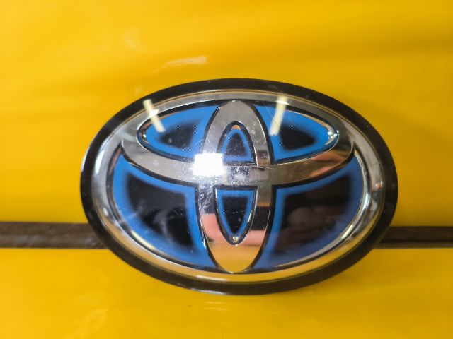 bontott TOYOTA RAV 4 Első Embléma