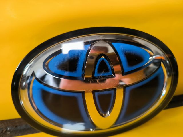 bontott TOYOTA RAV 4 Első Embléma