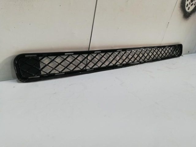 bontott TOYOTA RAV 4 Első Lökhárító Alsó Középső Díszrács