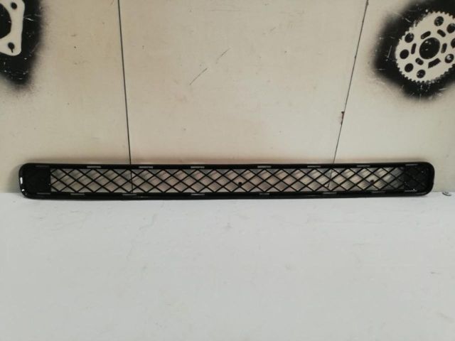 bontott TOYOTA RAV 4 Első Lökhárító Alsó Középső Díszrács