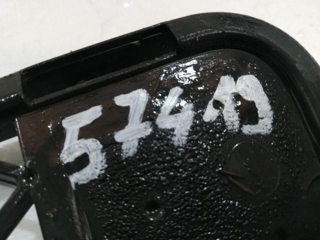 bontott TOYOTA RAV 4 Első Lökhárító Alsó Középső Díszrács