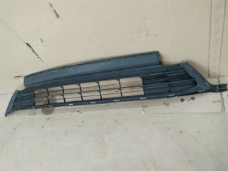 bontott TOYOTA RAV 4 Első Lökhárító Alsó Középső Díszrács