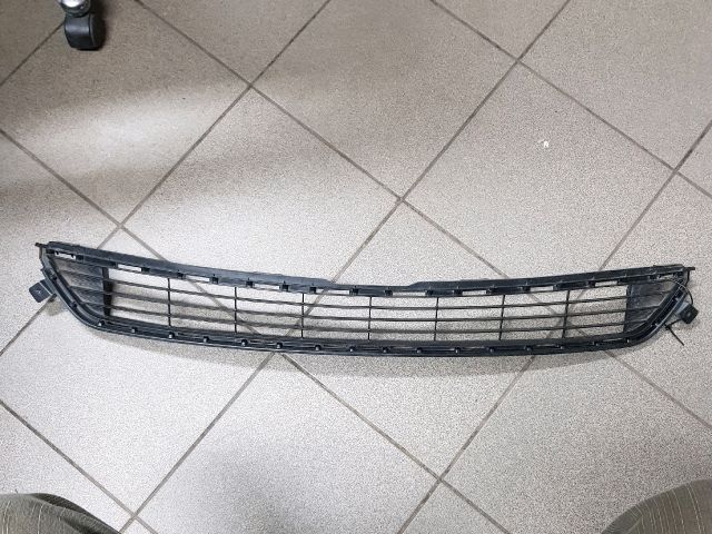 bontott TOYOTA RAV 4 Első Lökhárító Alsó (Műanyag)