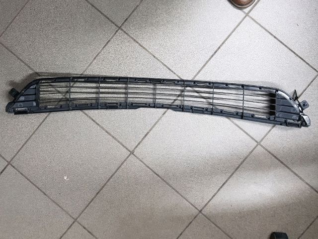 bontott TOYOTA RAV 4 Első Lökhárító Alsó (Műanyag)