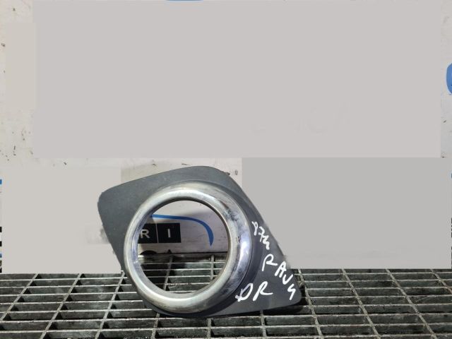 bontott TOYOTA RAV 4 Első Lökhárító Díszléc