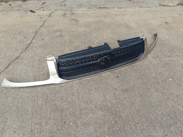 bontott TOYOTA RAV 4 Első Lökhárító Díszléc