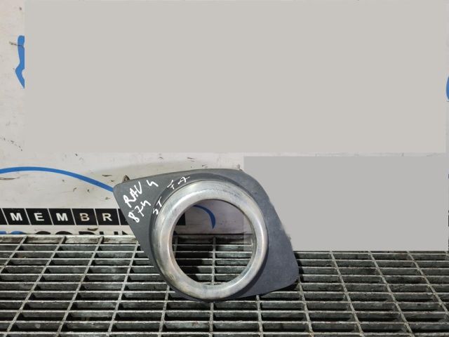 bontott TOYOTA RAV 4 Első Lökhárító Díszléc