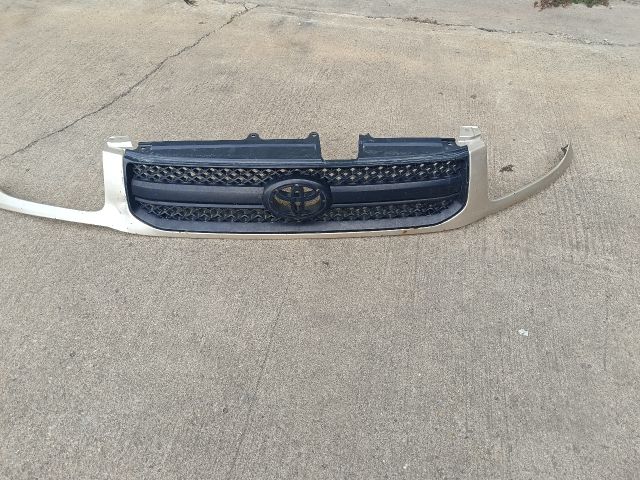 bontott TOYOTA RAV 4 Első Lökhárító Díszléc