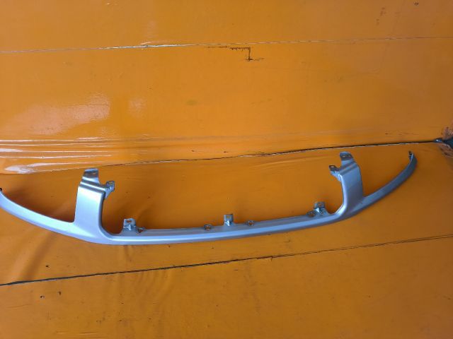 bontott TOYOTA RAV 4 Első Lökhárító Díszléc