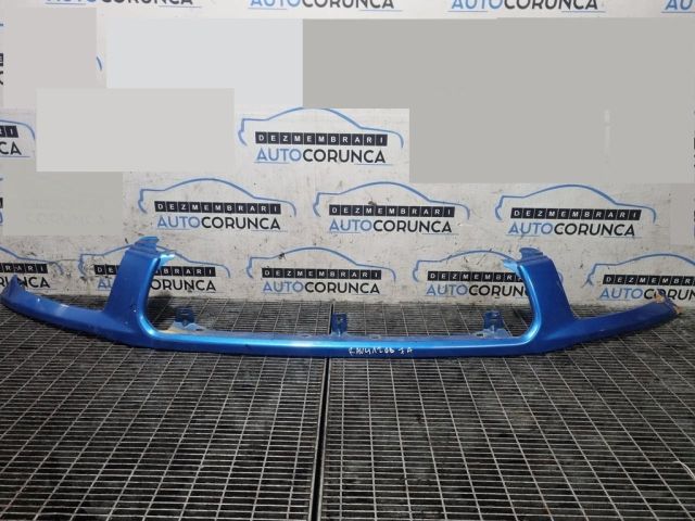 bontott TOYOTA RAV 4 Első Lökhárító Díszléc