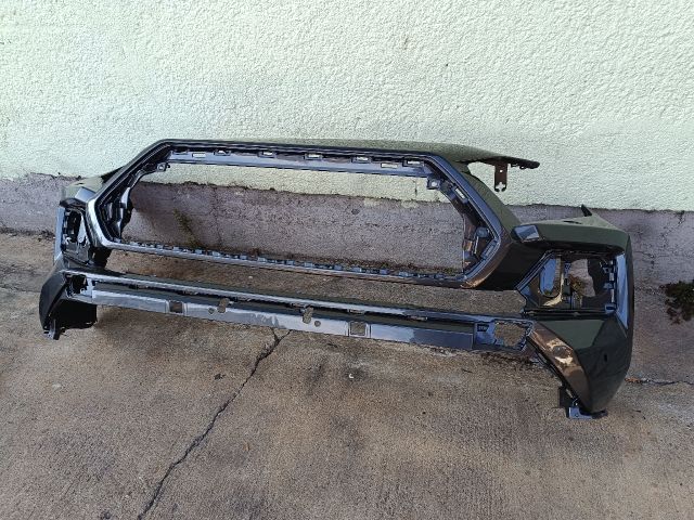 bontott TOYOTA RAV 4 Első Lökhárító (Részeivel)