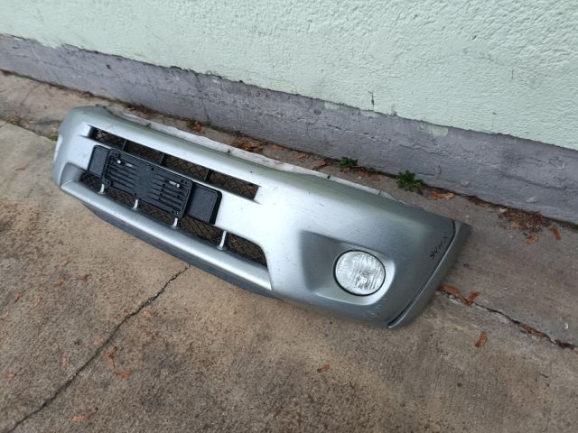 bontott TOYOTA RAV 4 Első Lökhárító (Részeivel)