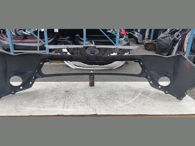 bontott TOYOTA RAV 4 Első Lökhárító (Üresen)