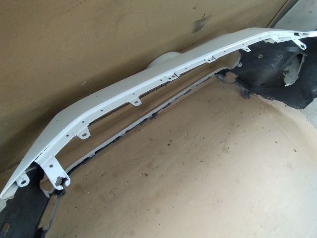 bontott TOYOTA RAV 4 Első Lökhárító (Üresen)