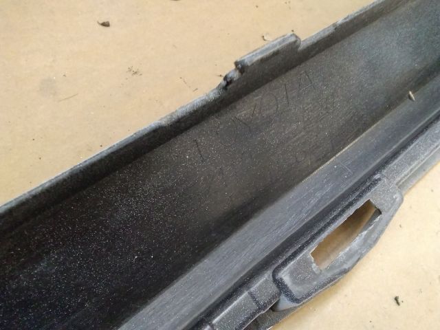 bontott TOYOTA RAV 4 Első Lökhárító (Üresen)