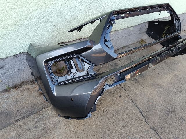 bontott TOYOTA RAV 4 Első Lökhárító (Üresen)