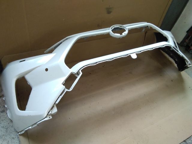 bontott TOYOTA RAV 4 Első Lökhárító (Üresen)