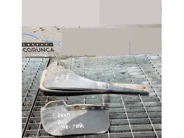 bontott TOYOTA RAV 4 Első Sárvédő Gumi Pár