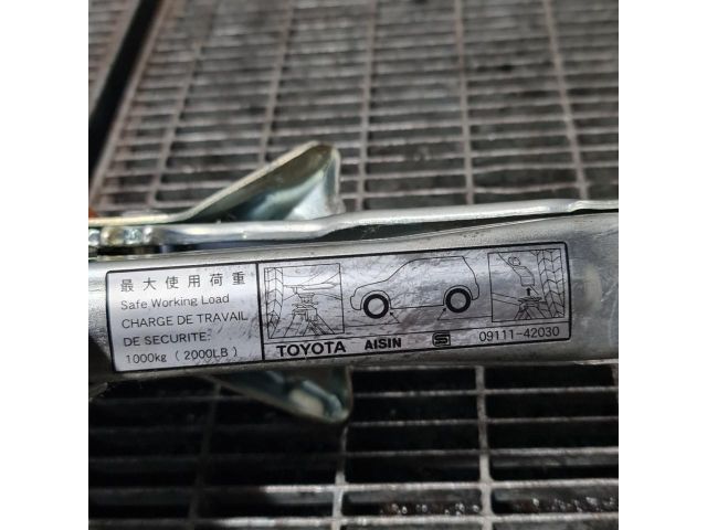 bontott TOYOTA RAV 4 Emelő