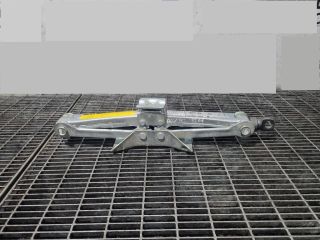 bontott TOYOTA RAV 4 Emelő