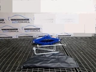 bontott TOYOTA RAV 4 Emelő