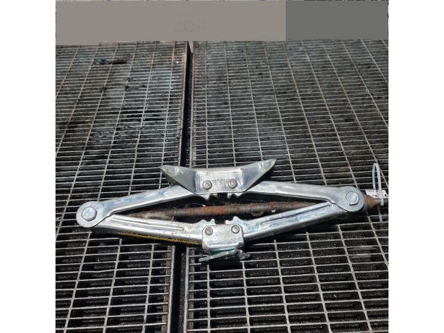 bontott TOYOTA RAV 4 Emelő